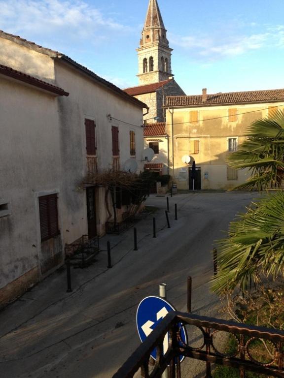 Rooms Grof Tar-Vabriga エクステリア 写真